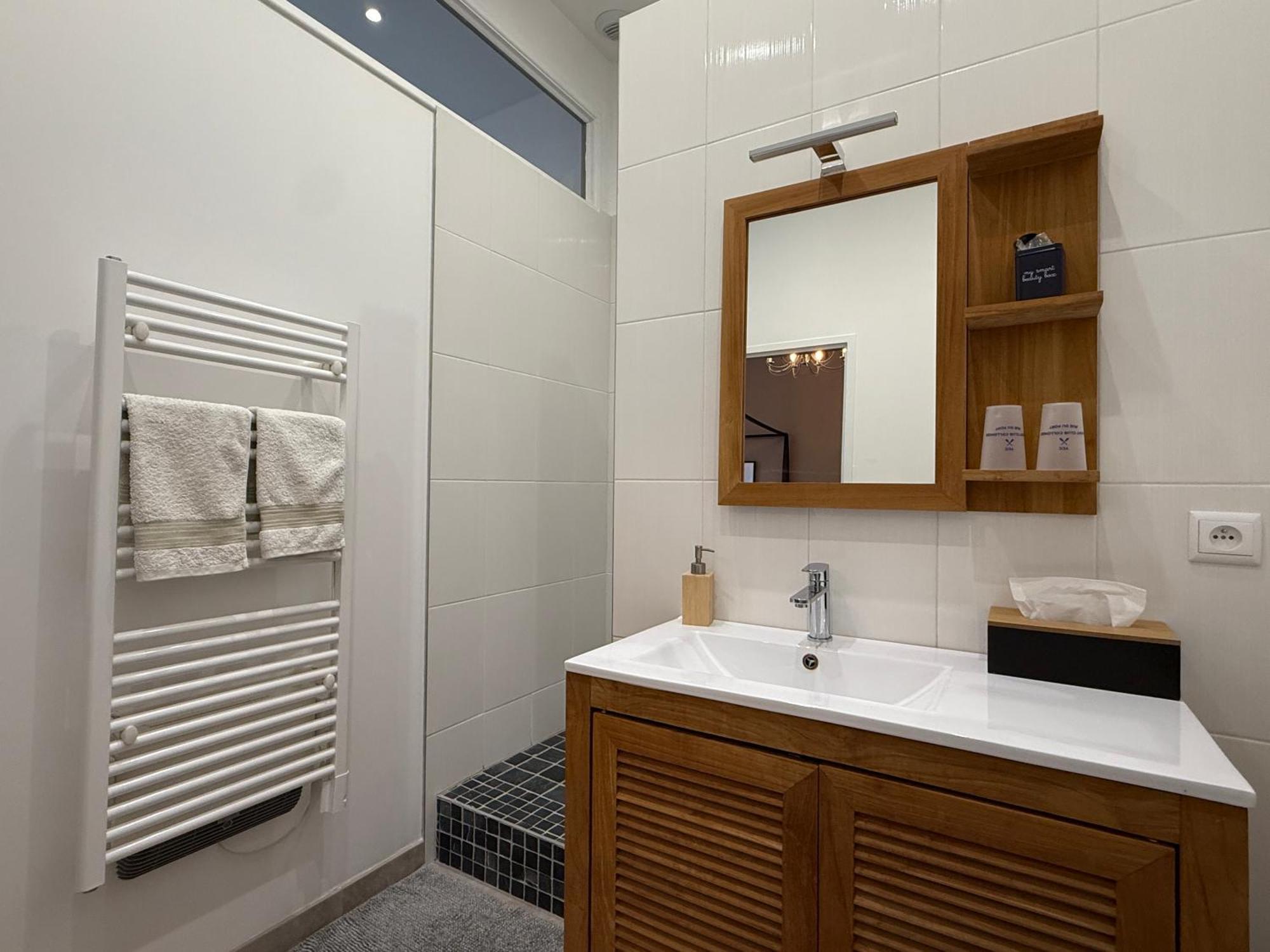 Chambre Univers Bocuse - A 200 M De La Legende Collonges-au-Mont-d'Or Экстерьер фото